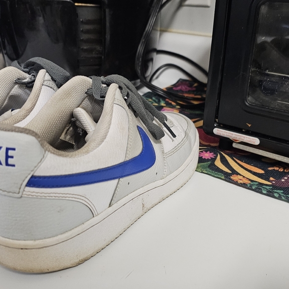 Shoes - Picture 3 of 5